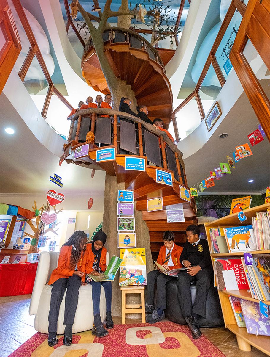 Brookhouse-Senior-Students-in-library