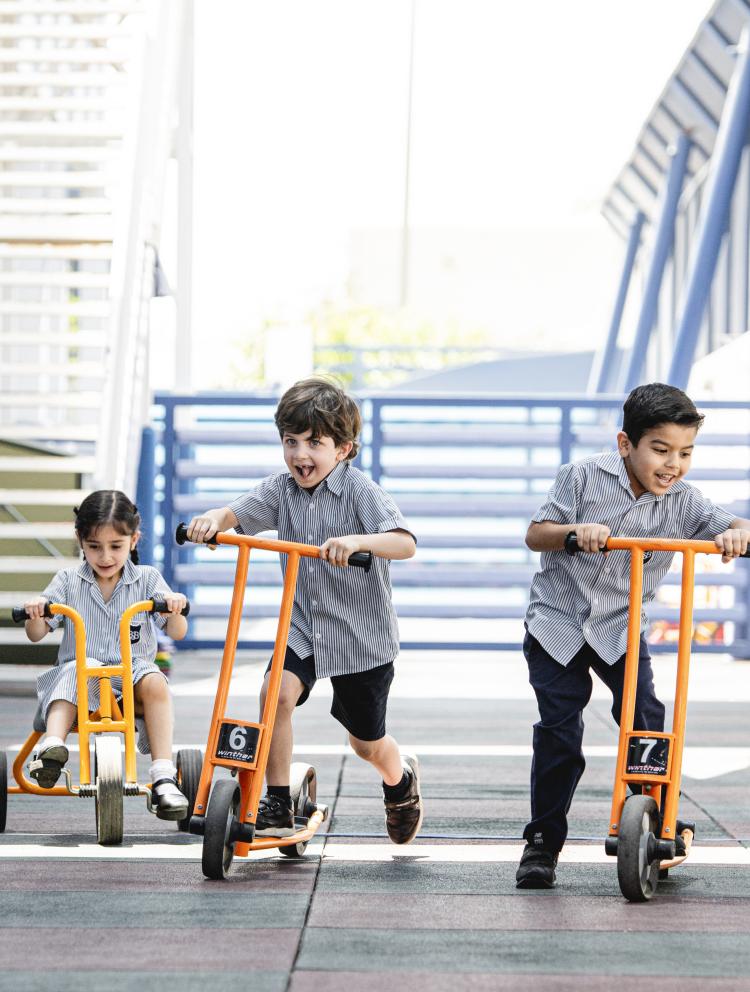 students-playing-hamala