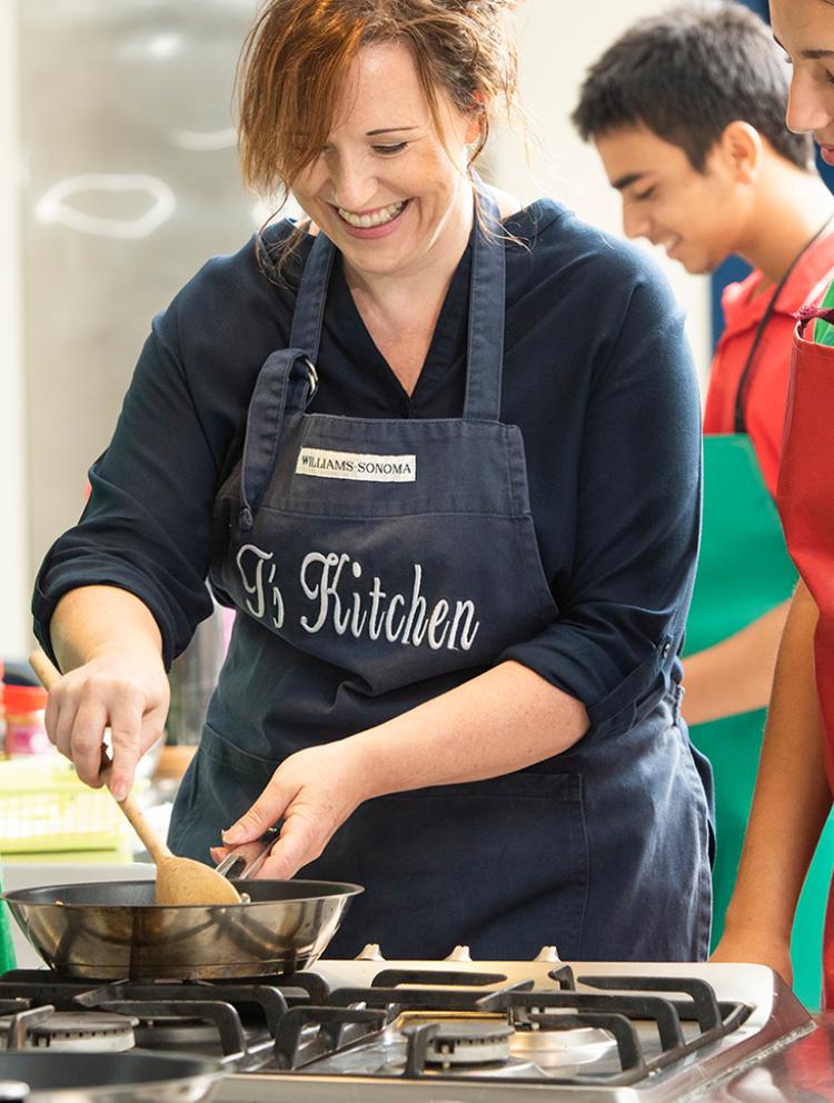kitchen-cooking-students-bahrain