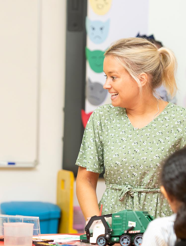 students-teacher-learning-bahrain