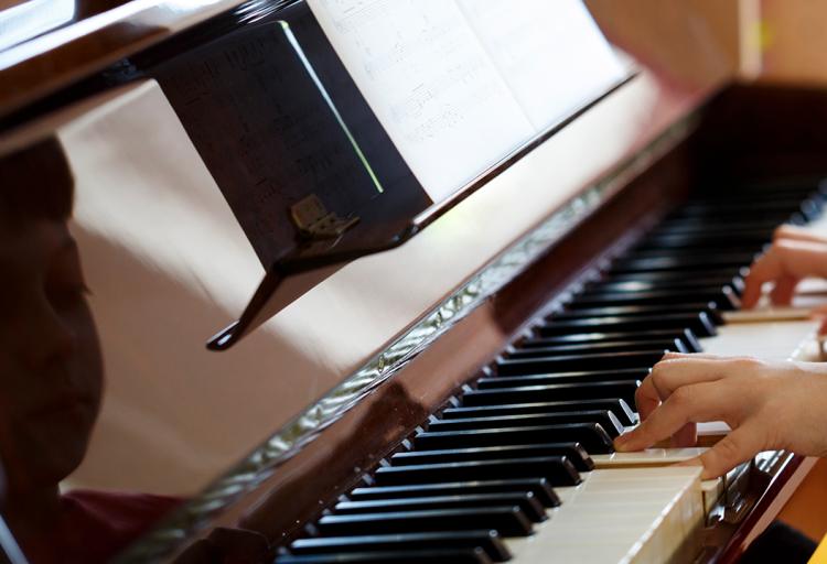 young-musician-of-the-gulf