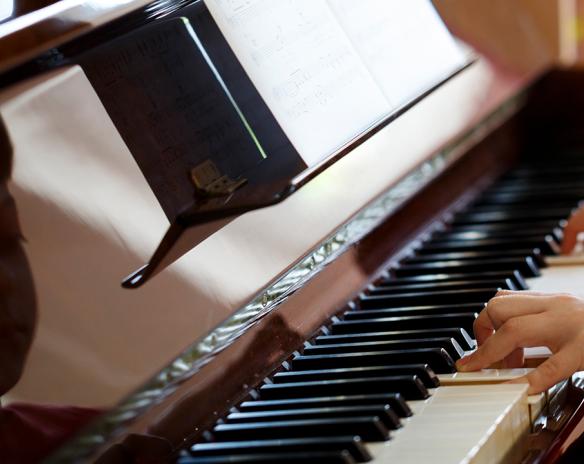 young-musician-of-the-gulf