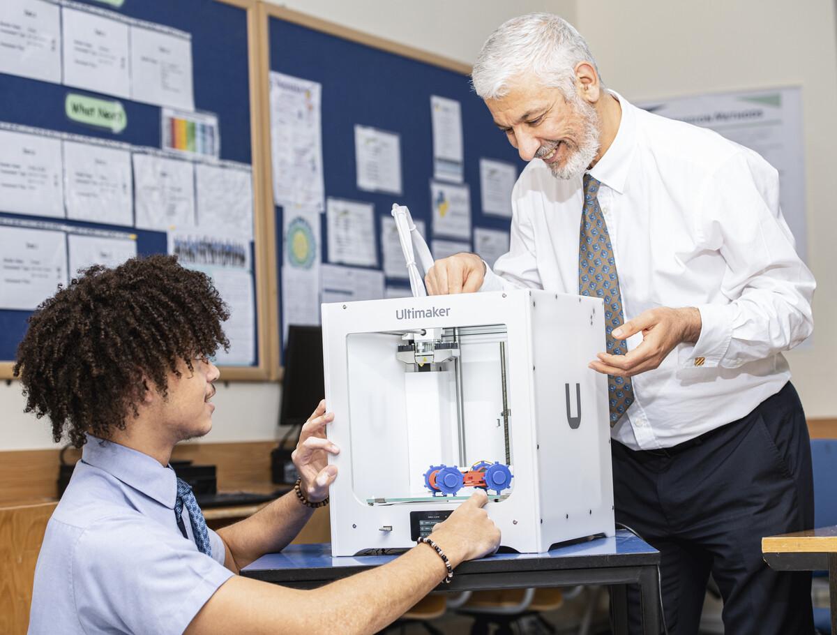 outstanding sixth form education in bahrain